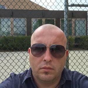 Meet your Posher, Adrian